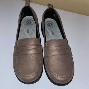 Clarks cloudsteppers soft cushion casual shoes